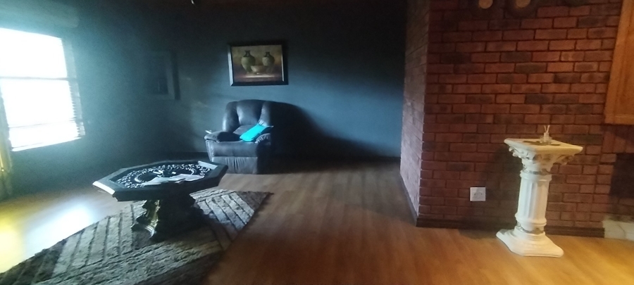4 Bedroom Property for Sale in Flamingo Park Free State